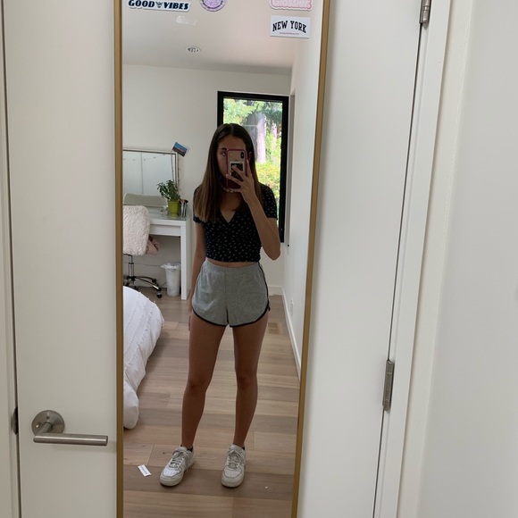 Brandy Melville Pants - Grey ribbed brandy Melville shorts